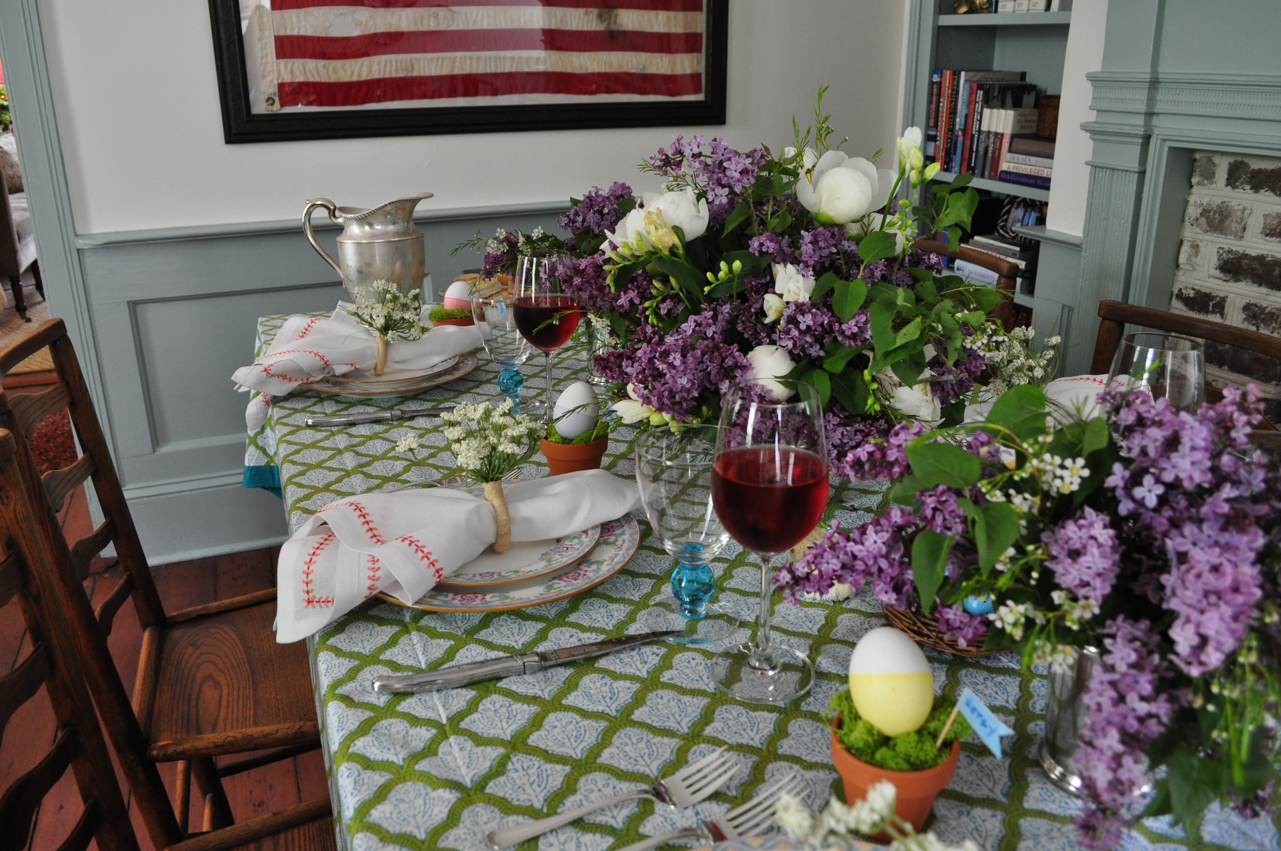 Table Hopping Lacquered Life